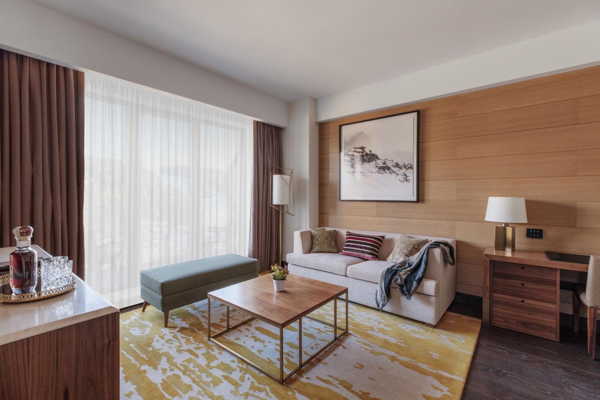 Viceroy Kopaonik Serbia Bagian luar foto A living room at The Westin Nanchang