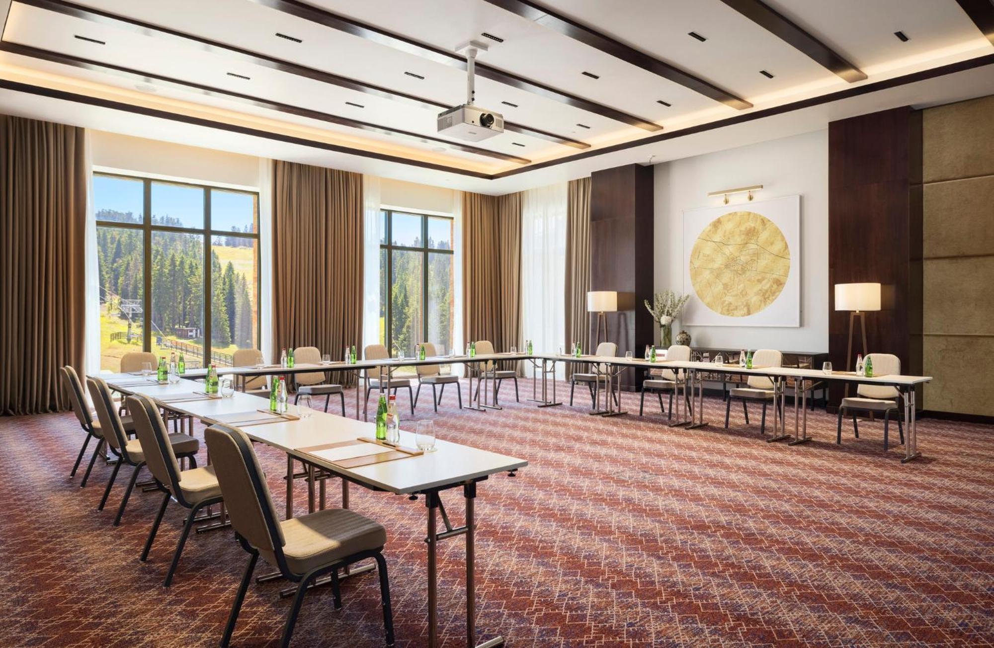Viceroy Kopaonik Serbia Bagian luar foto Meeting room