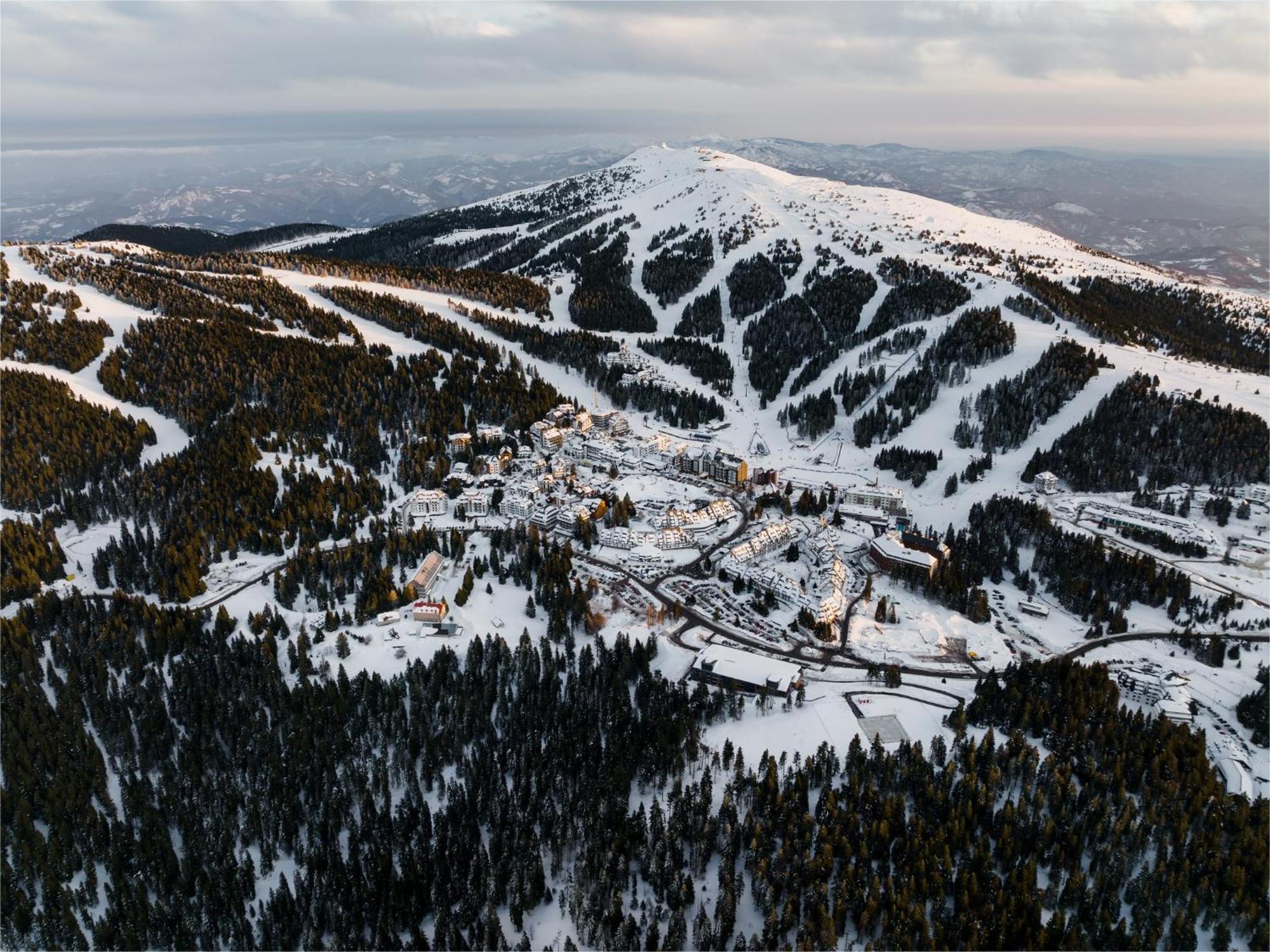 Viceroy Kopaonik Serbia Bagian luar foto Aerial view of the resort